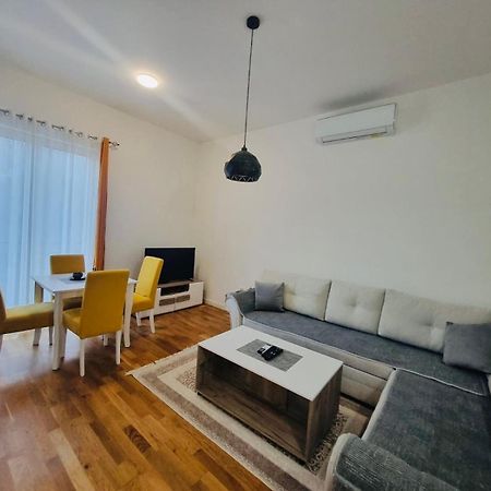 Apartment Dora Cetinje Luaran gambar